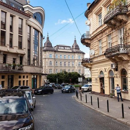 Lovely Apartment On Drahomanova Street Leopoli Esterno foto