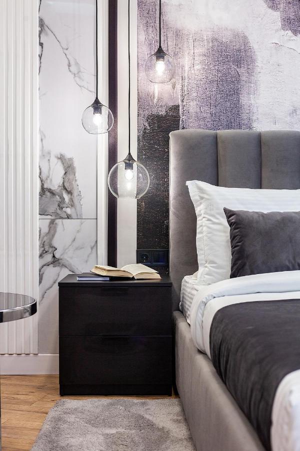 Lovely Apartment On Drahomanova Street Leopoli Esterno foto