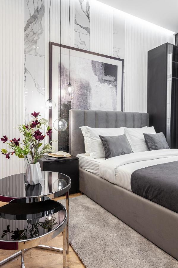 Lovely Apartment On Drahomanova Street Leopoli Esterno foto