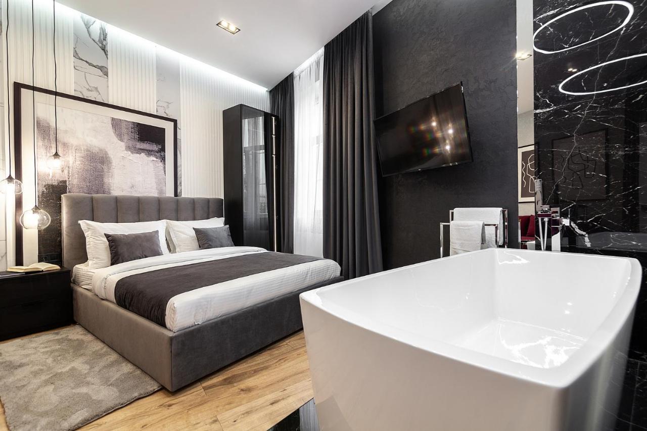 Lovely Apartment On Drahomanova Street Leopoli Esterno foto