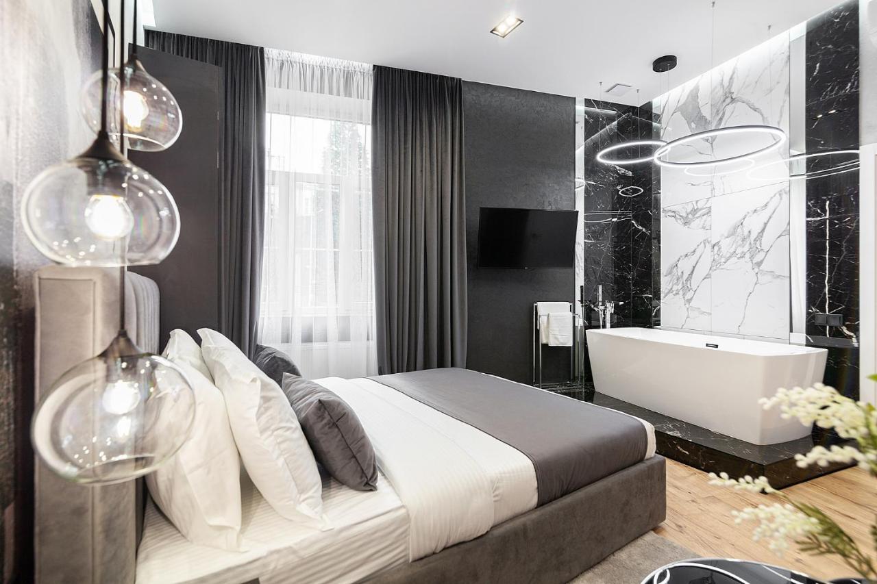 Lovely Apartment On Drahomanova Street Leopoli Esterno foto