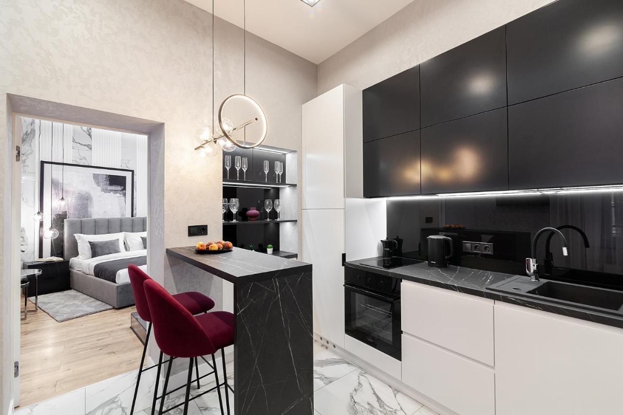 Lovely Apartment On Drahomanova Street Leopoli Esterno foto
