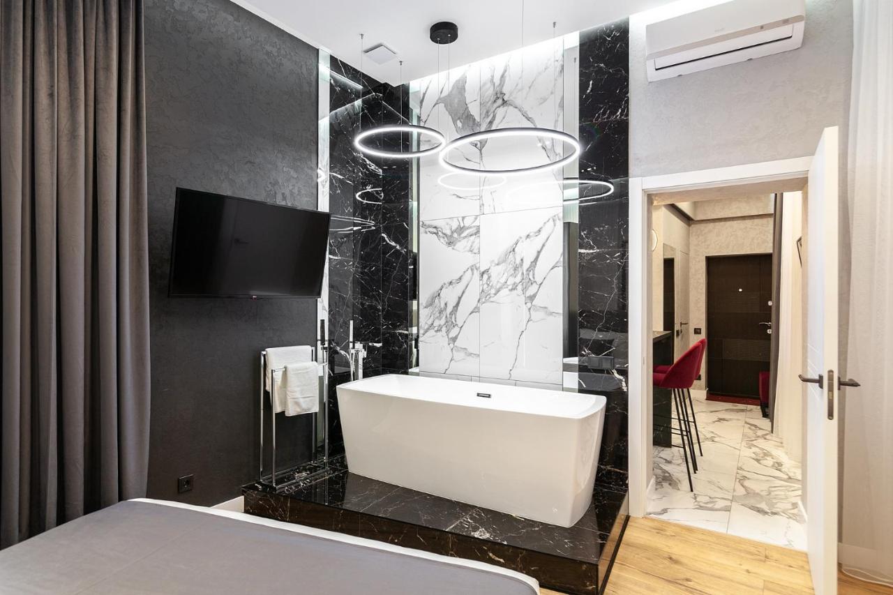 Lovely Apartment On Drahomanova Street Leopoli Esterno foto