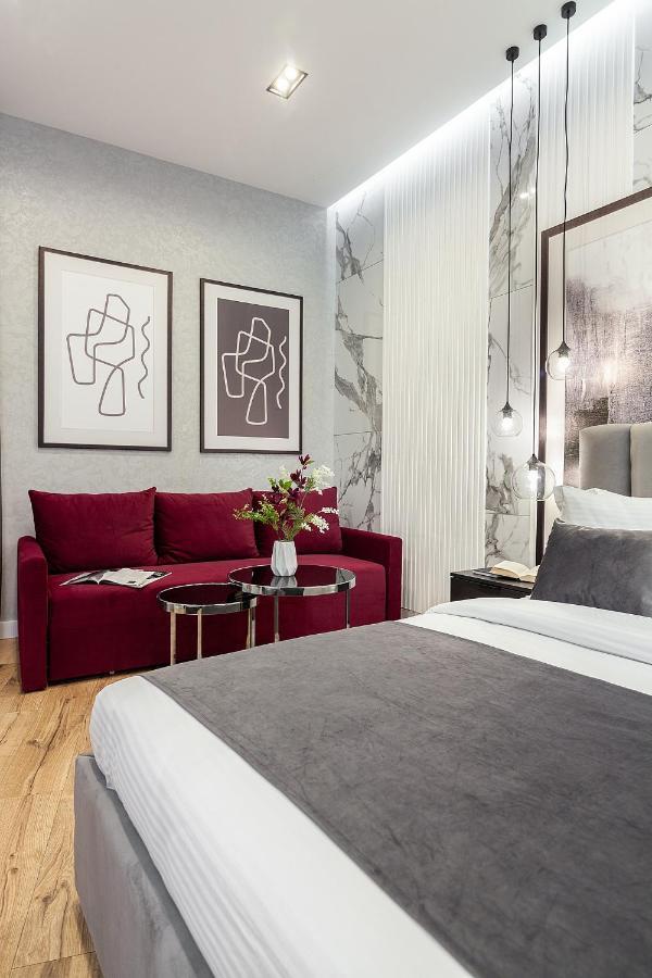 Lovely Apartment On Drahomanova Street Leopoli Esterno foto