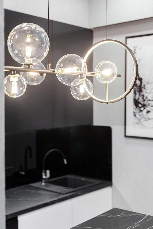 Lovely Apartment On Drahomanova Street Leopoli Esterno foto