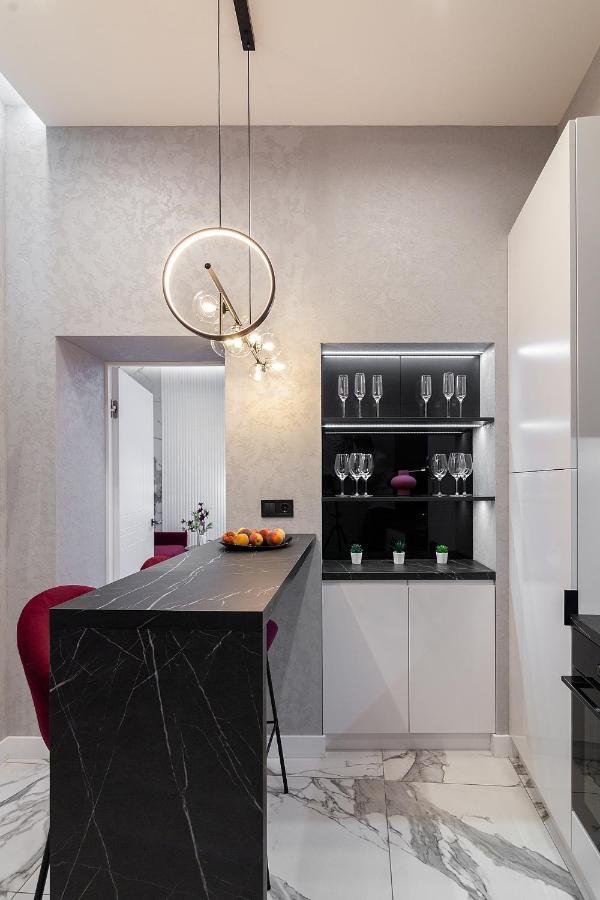 Lovely Apartment On Drahomanova Street Leopoli Esterno foto